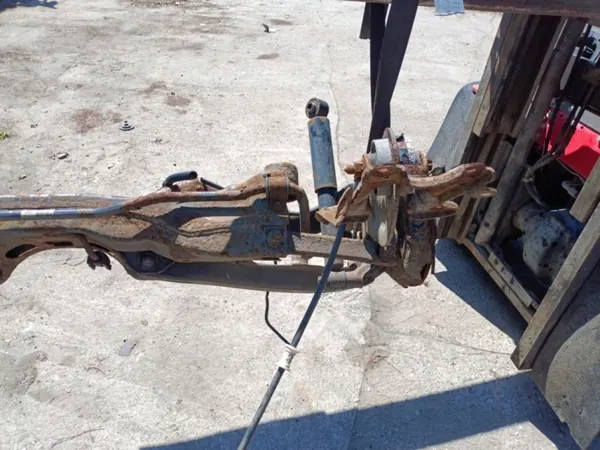 Viga suspensión trasera Opel Vectra C OEM Wrakowisko-15841- image 6