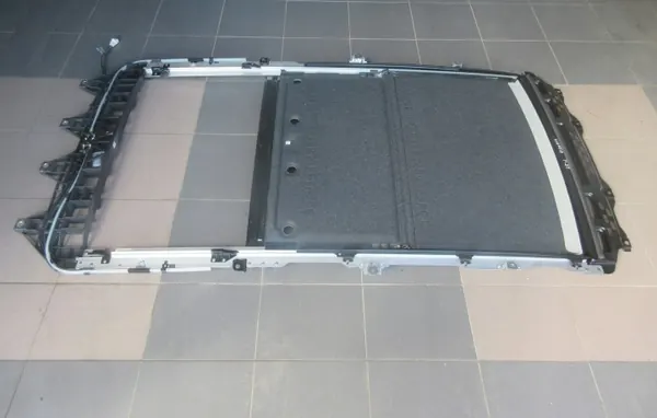 OEM ROLETA SZYBERDACHU PANORAMA AVENSIS T27 KOMBI image 4
