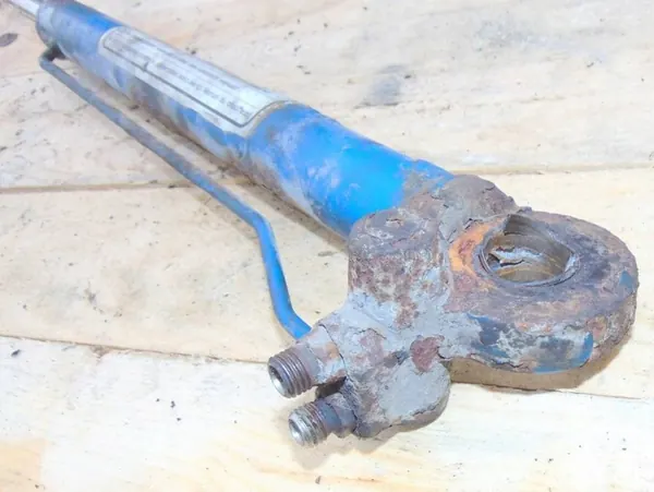 MAN M2000 12.224 cabinehefcilinder - Gebruikt OEM-onderdeel image 3