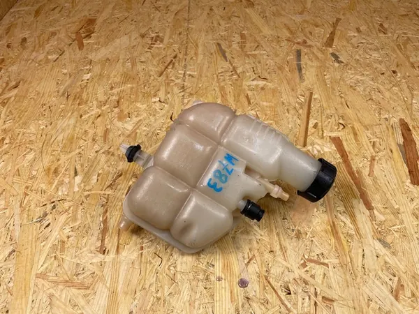 Tanque de expansão BMW F39 F40 F45 MINI F55 F56 F57 7617362 image 2