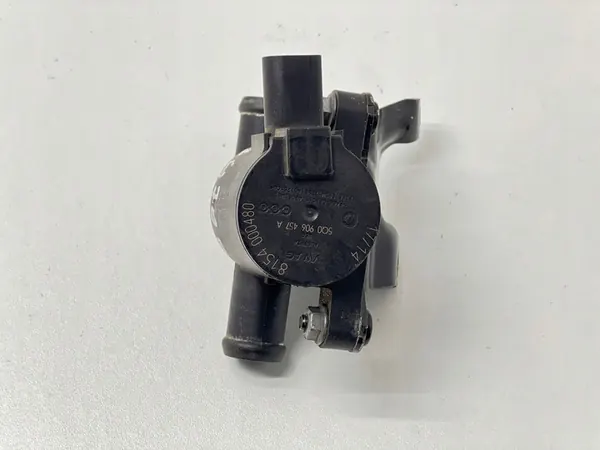 Vattencirkulationspump Skoda Octavia Mk3 2016 5Q0906457A image 2