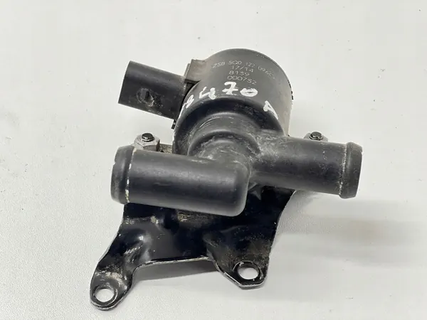 Vattencirkulationspump Skoda Octavia Mk3 2016 5Q0906457A image 4