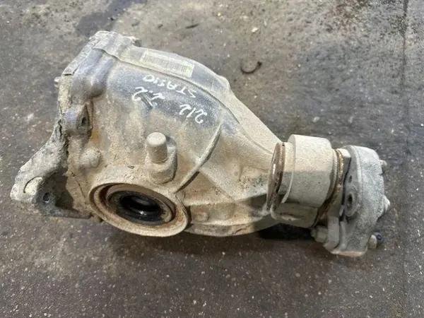 Taka-akselin alennusvaihde MERCEDES-BENZ E (W212) A2123507901 image 3