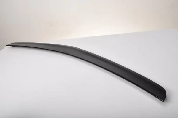 Mercedes W212 takaspoileri OEM 301437 - Käytetty image 2