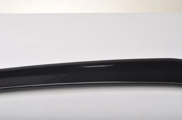 Mercedes W212 takaspoileri OEM 301437 - Käytetty image 3
