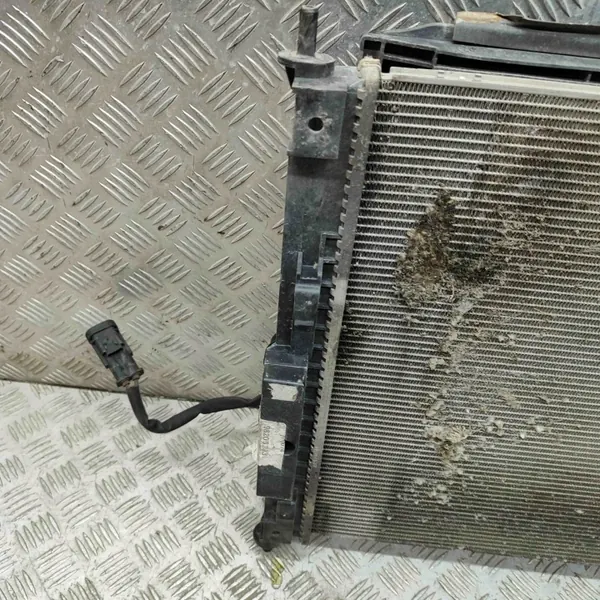 Pieza refrigeración OEM 9806313880 Peugeot 5008 II 1.5L image 3