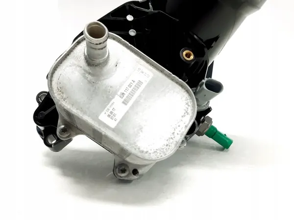 AUDI A4 B9 2.0 TDI Olje Filterhus 03N115389M image 4