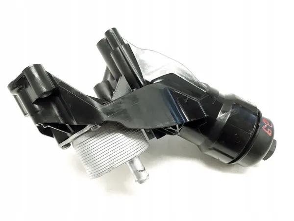 AUDI A4 B9 2.0 TDI Olje Filterhus 03N115389M image 8