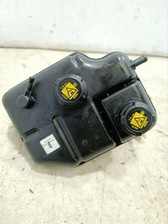 Koelvloeistof expansievat OEM 292809 voor Maserati Levante image 6