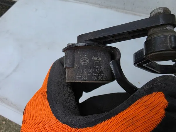 Sensor de nível traseiro esquerdo Audi A6 Allroad C6 image 4