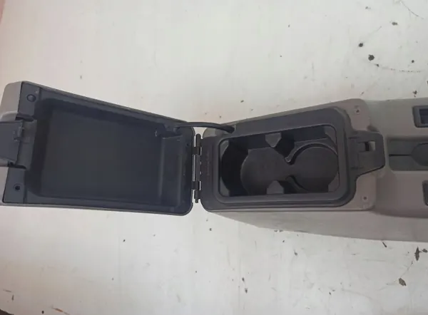 Mitteltunnel Nissan Primera OEM 96935-2F910 image 5