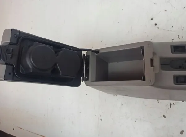 Mitteltunnel Nissan Primera OEM 96935-2F910 image 6