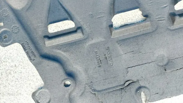 VOLVO V60 I S60 II Motorplåt 31440388 image 4