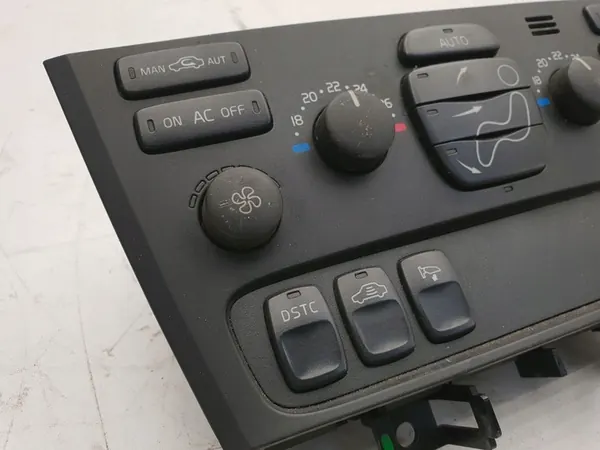 Volvo XC70 2004 Panneau de Climatisation 8691876 image 2