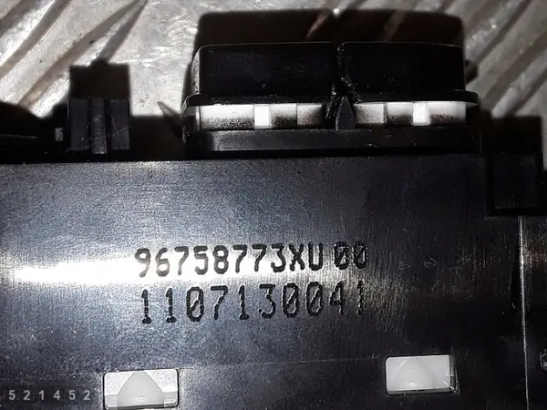 Interruptor Peugeot 208 OEM 96758773xu - Usado image 3