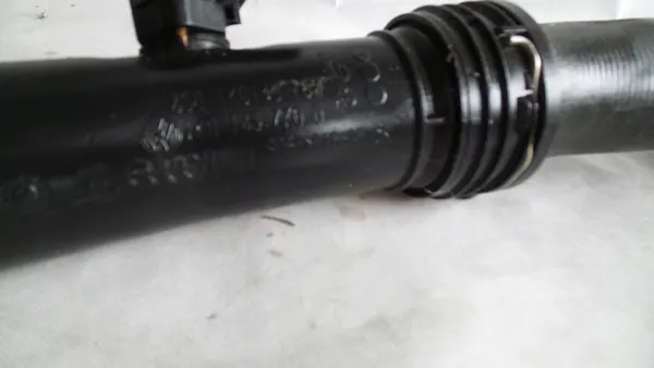 Tubería de intercooler 2.0 TDI Audi Skoda VW image 3