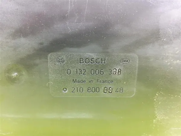 Bomba de fecho central Mercedes OEM 2108000048 Usada image 4