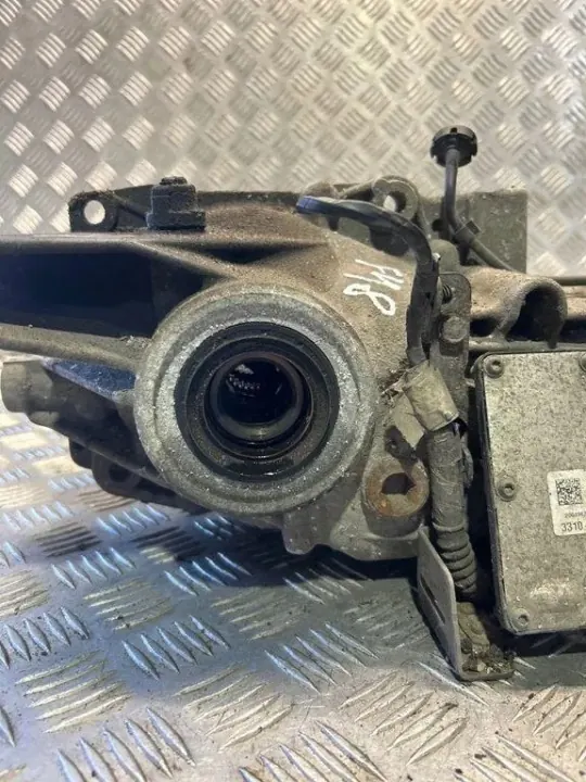 BMW X1 F48 Bakre Differential 8692605 image 3