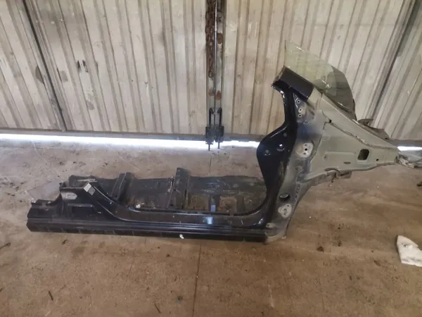 Poteau de seuil avant droit Subaru XV OEM hgtrfewnbgfdbfc image 2