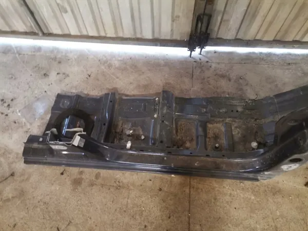 Poteau de seuil avant droit Subaru XV OEM hgtrfewnbgfdbfc image 3