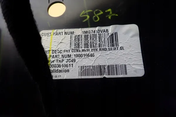 Dodge Journey I 2.0 CRD 09- Keskikonsoli käsinojapeite OEM image 8