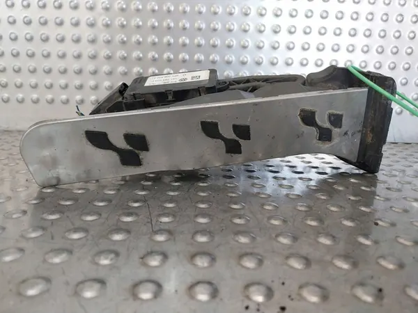 Drosselklappenpositionssensor 1K1723503P Leon II Golf V A3 8P image 2