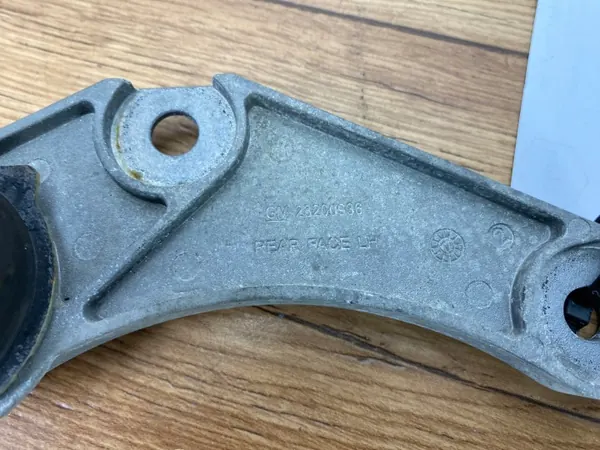 Support de pot d'échappement OEM 23200936 pour Camaro 2016+ image 5