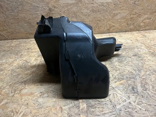 Innenraumfiltergehäuse OEM 84673174 Chevrolet Corvette C8 image 3