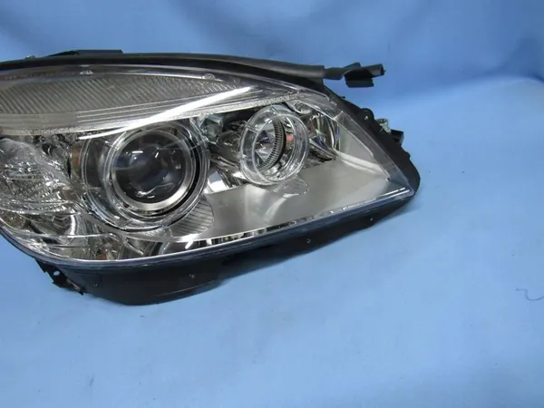 Rechter Mercedes W204 Pre-Facelift Bi-Xenon Europa1 image 2