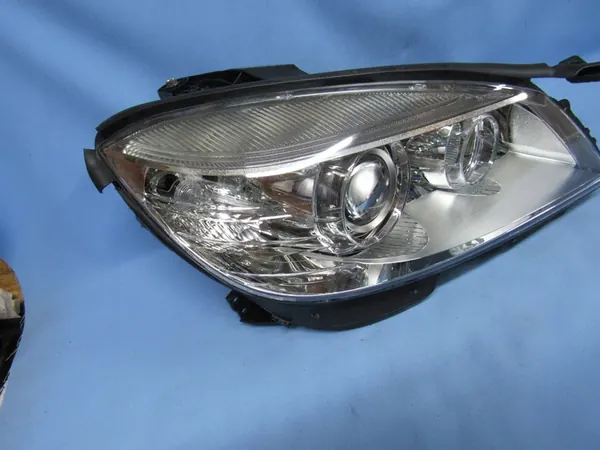 Rechter Mercedes W204 Pre-Facelift Bi-Xenon Europa1 image 3