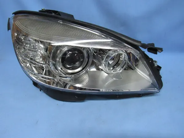 Rechter Mercedes W204 Pre-Facelift Bi-Xenon Europa1 image 4