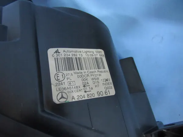 Rechter Mercedes W204 Pre-Facelift Bi-Xenon Europa1 image 6