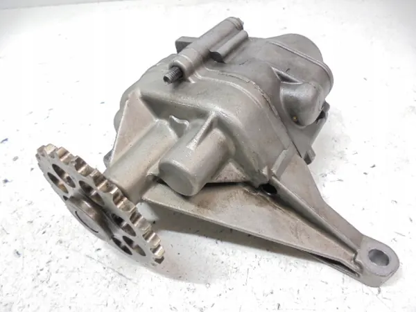 Begagnad oljepump OEM A6111810047 Mercedes C W203 image 3