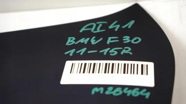 BMW F30 Kofferbakdeksel OEM 371116902 Gebruikt image 7