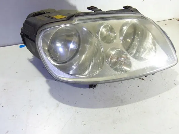 Oikea Etuvalaisin VW Touran I image 3