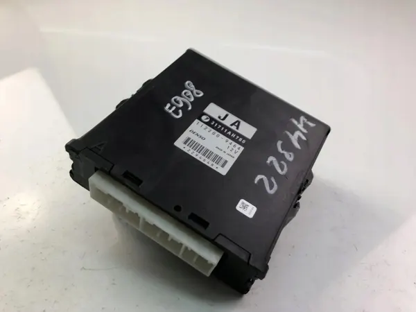 Ordinateur de boîte Subaru OE OEM 13987866 image 2