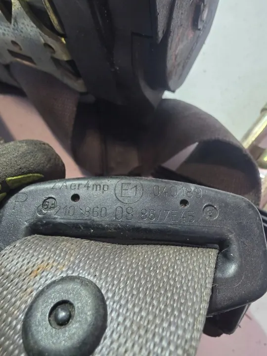 Mercedes-Benz Front-Sicherheitsgurt OEM 27213119 Gebraucht image 3