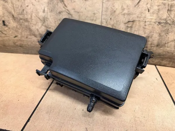 Sulakekotelo OEM 91956J7100 Kia Ceed III:lle image 5
