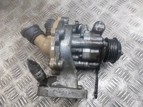 Pompe de direction assistée Ford OEM XS713A674BE - Occasion image 3