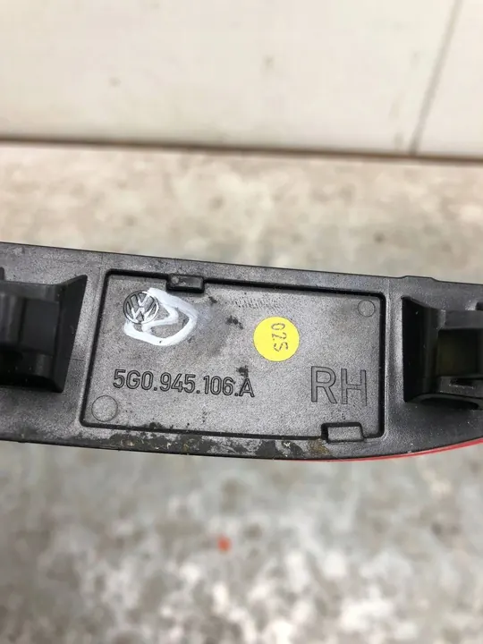 Oikea Takareflektori VW Golf VII 5G0945106A image 4