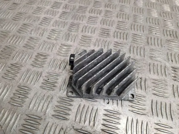 Amplificador Mercedes-Benz OE A1779050403 - Usado image 2