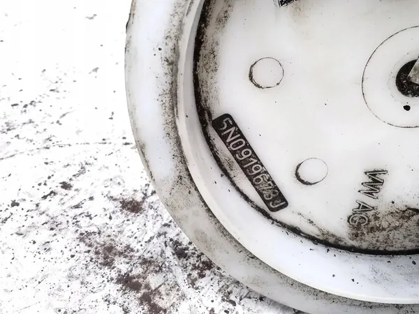 VW Tiguan I 5N0 07-16 2.0 TDI Brandstofpomp 5N0919050F image 8