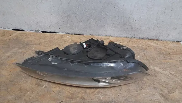 Farol direito Audi Q7 4L0941030AC image 3