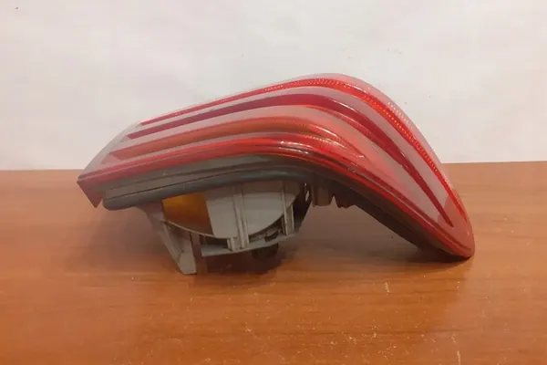 Linker Achterlicht AUDI 100 A2108204364 image 3