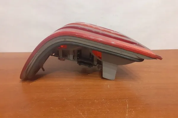 Linker Achterlicht AUDI 100 A2108204364 image 4