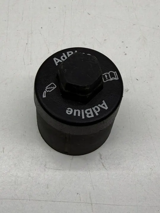 AUDI A4 B8 A5 8T Q5 8R A6 C7 tampa de enchimento AdBlue 4L0131980E image 1