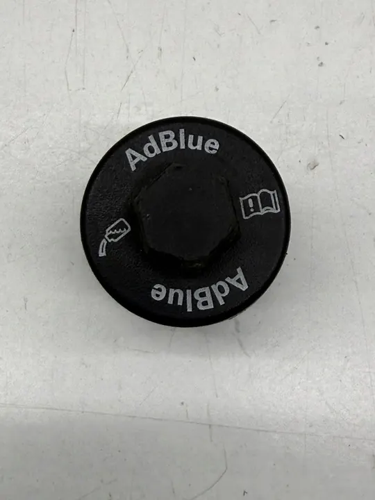 AUDI A4 B8 A5 8T Q5 8R A6 C7 tampa de enchimento AdBlue 4L0131980E image 2