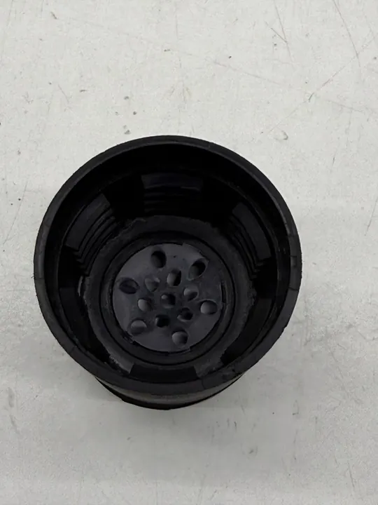 AUDI A4 B8 A5 8T Q5 8R A6 C7 tampa de enchimento AdBlue 4L0131980E image 6