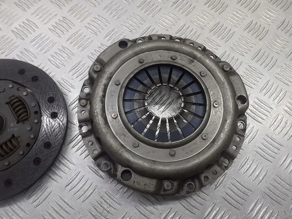 Disque d'embrayage avec plaque Mercedes W202 1.8 0132505303 image 2