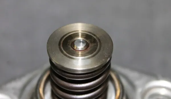 Bomba injeção BMW OEM 13517595350 Usada image 4